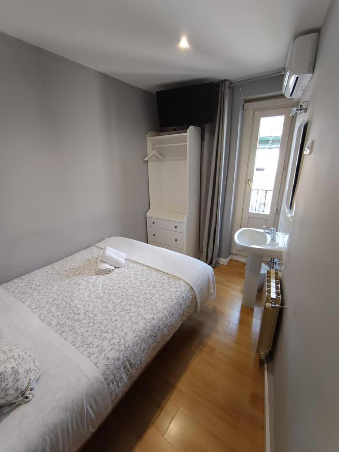 Hostal New Dream Μαδρίτη Εξωτερικό φωτογραφία
